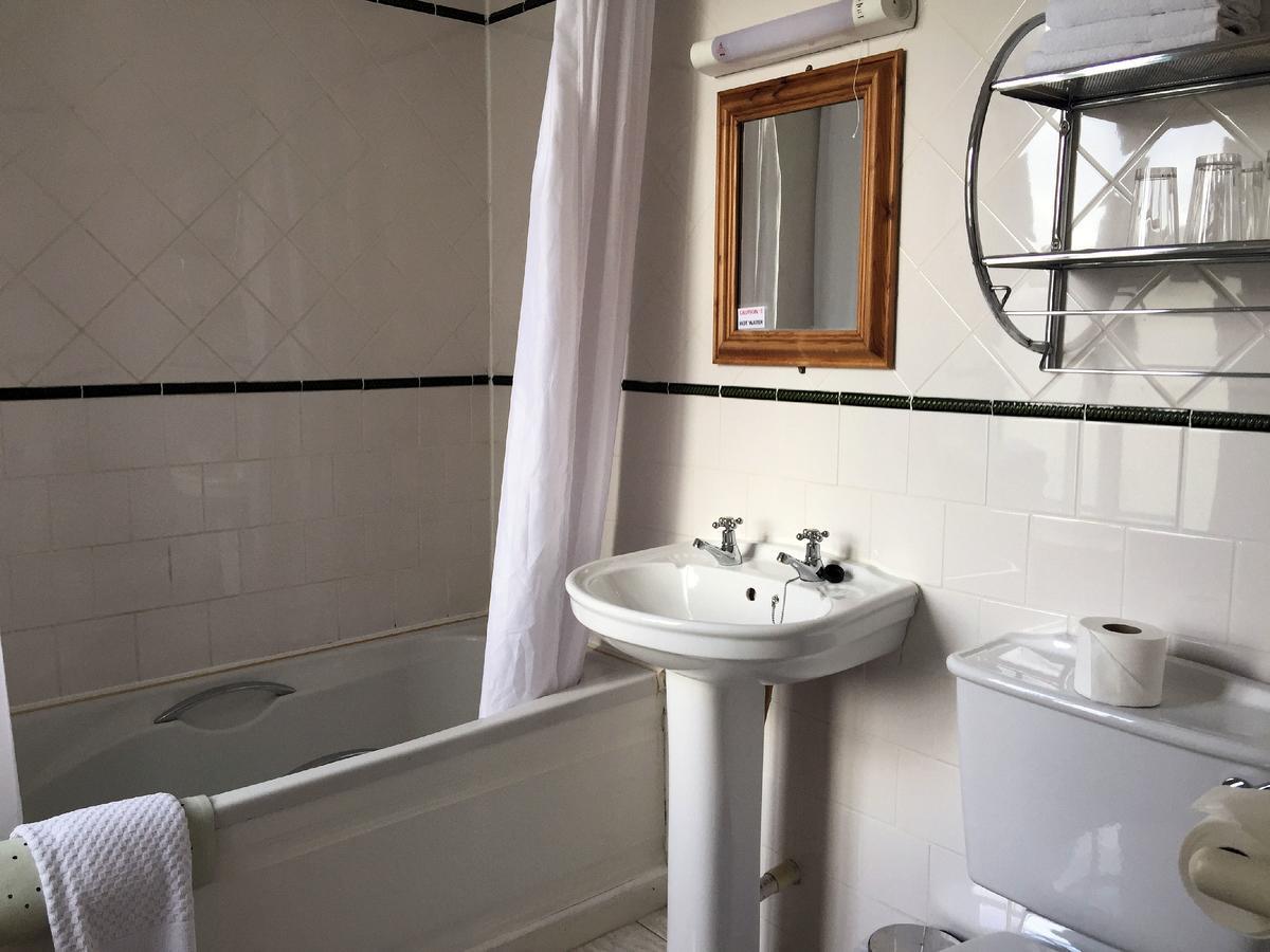 O Donovans Hotel Клонакилти Экстерьер фото