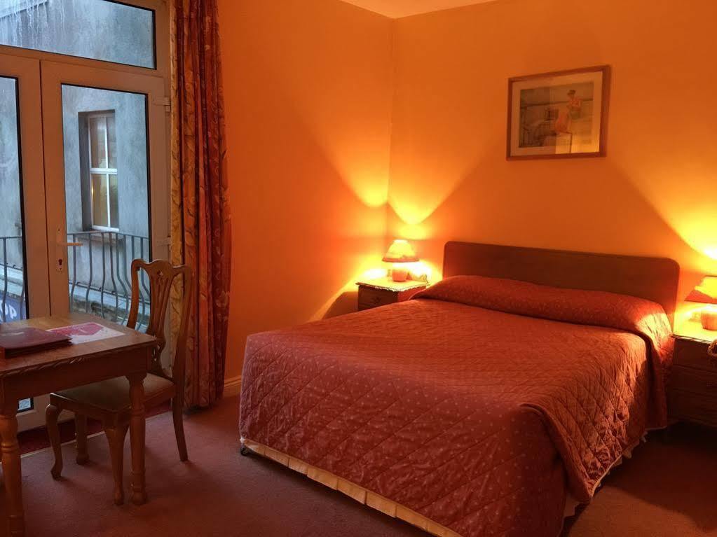 O Donovans Hotel Клонакилти Экстерьер фото